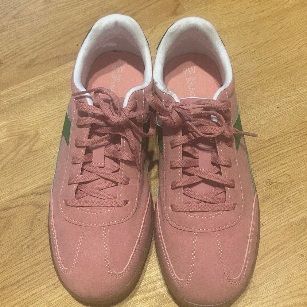 Women's Pink Lace-Up Casual Sneakers
